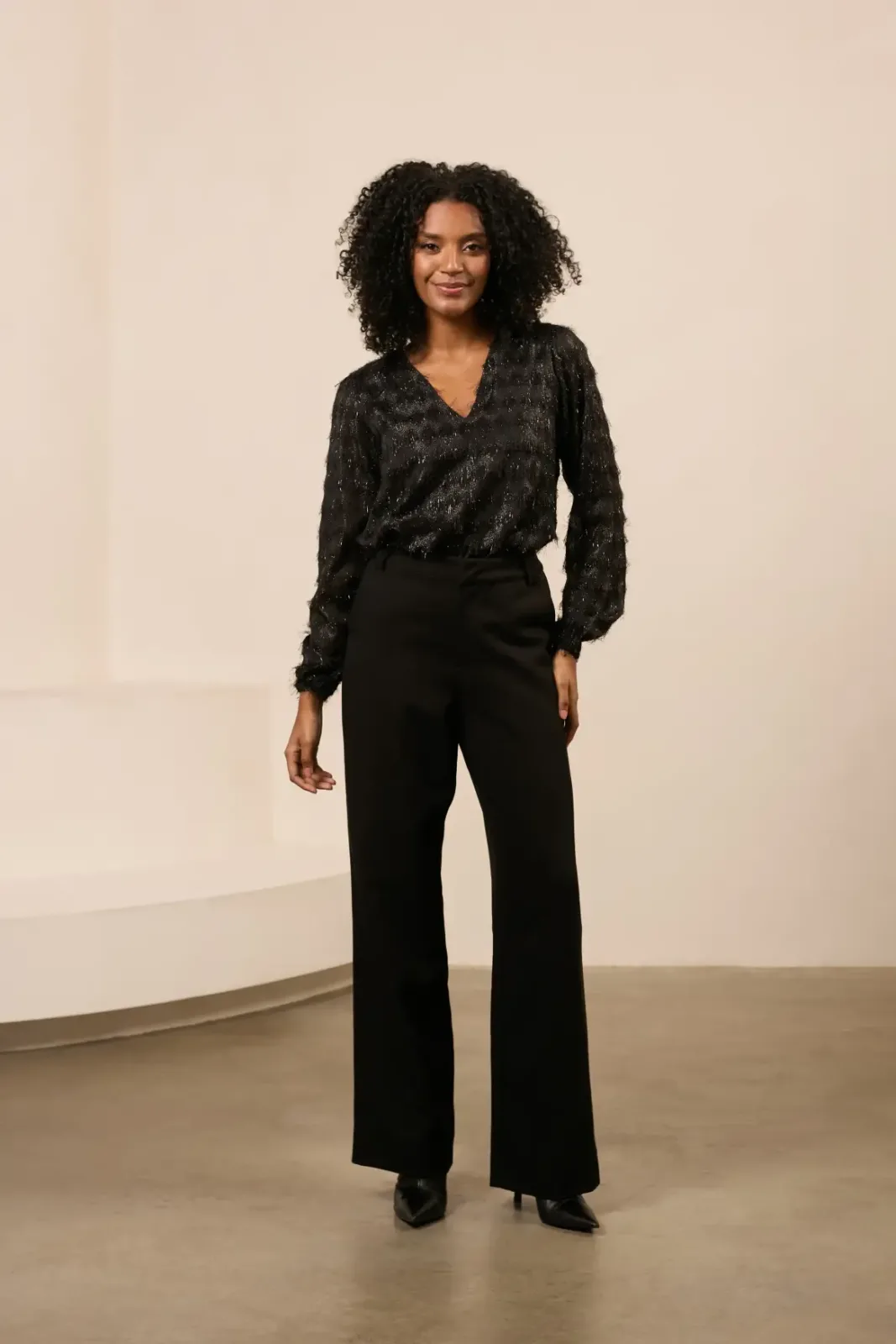 Blouse Amara Black  Lofty Manner