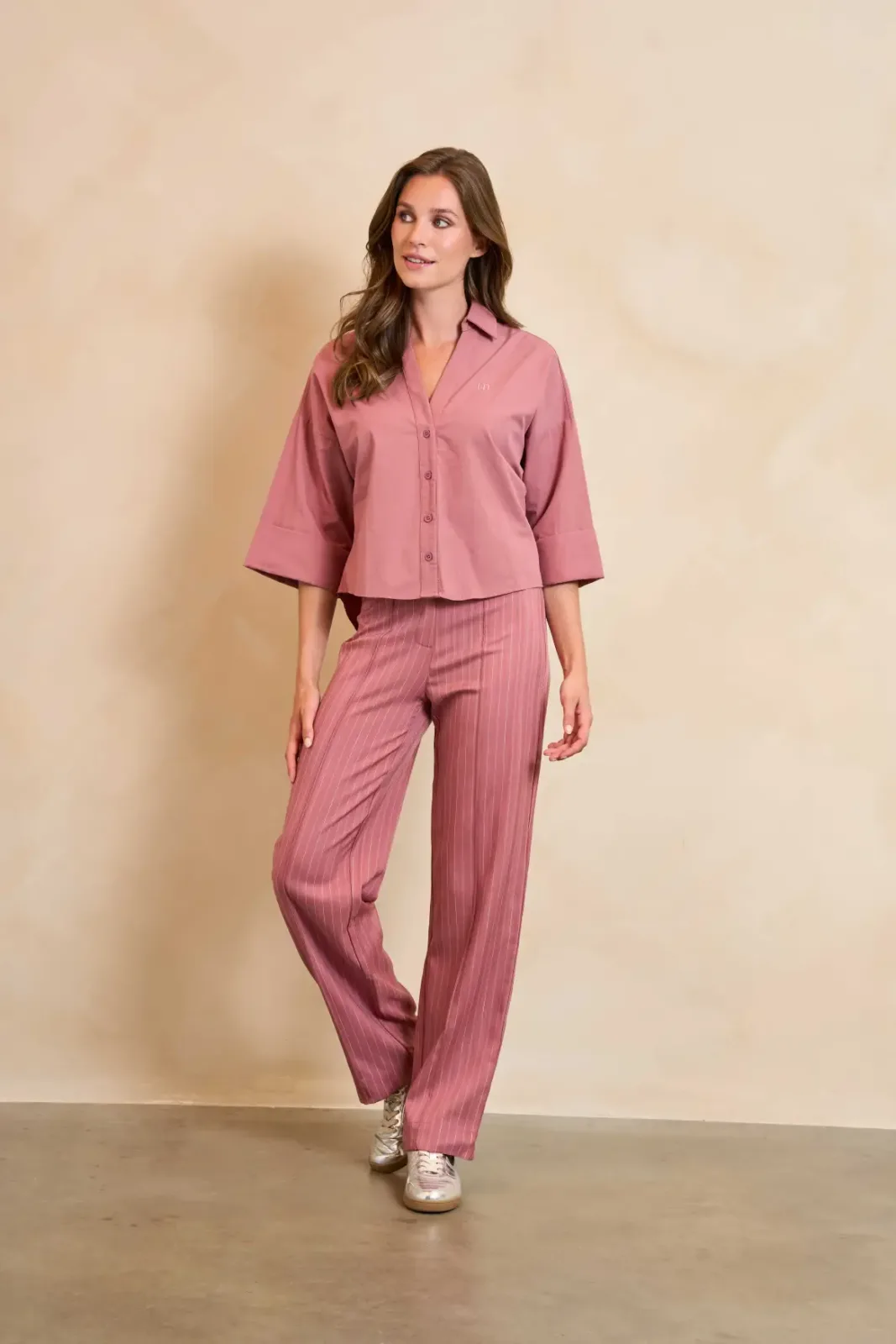 Broek Junae is een mauve pink straight leg  Lofty Manner
